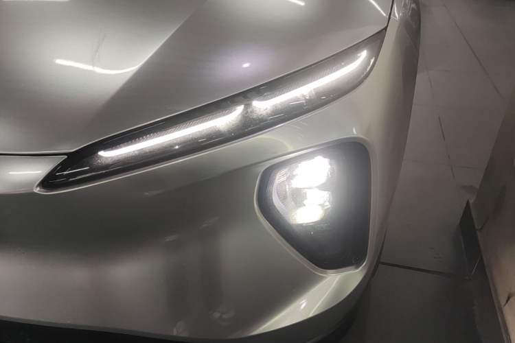 Used Nio ES6 2023 75 kWh Left Front Headlight