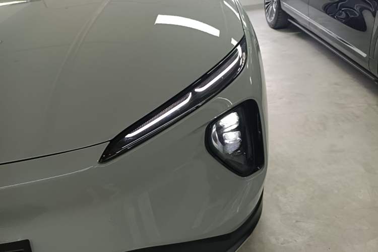 Used Nio ES6 2023 75 kWh Left Front Headlight