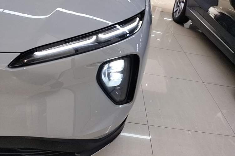 Used Nio ES6 2023 75 kWh Left Front Headlight