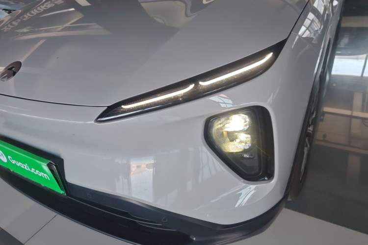 Used Nio ES6 2023 75 kWh Left Front Headlight