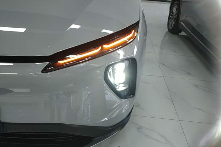 Used Nio ES6 2023 75 kWh Left Front Headlight