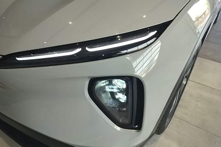 Used Nio ES6 2023 75 kWh Left Front Headlight
