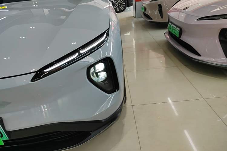 Used Nio ES6 2023 75 kWh Left Front Headlight