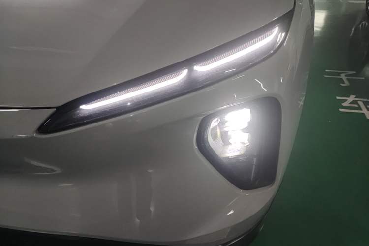 Used Nio ES6 2023 75 kWh Left Front Headlight