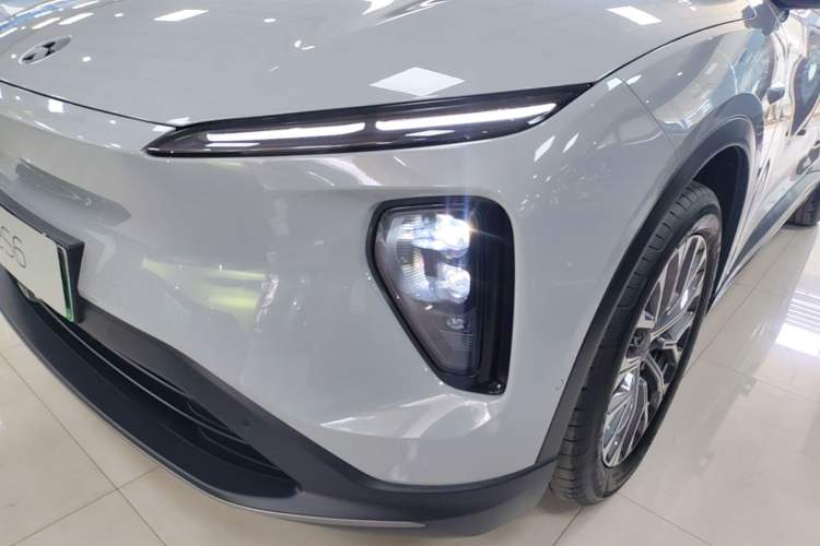 Used Nio ES6 2023 75 kWh Left Front Headlight