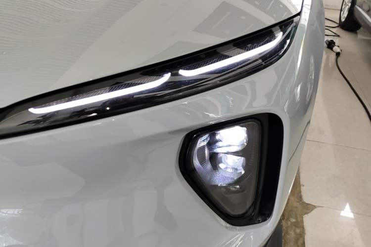 Used Nio ES6 2023 75 kWh Left Front Headlight
