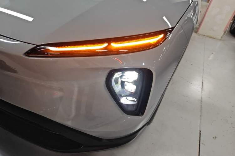 Used Nio ES6 2023 75 kWh Left Front Headlight