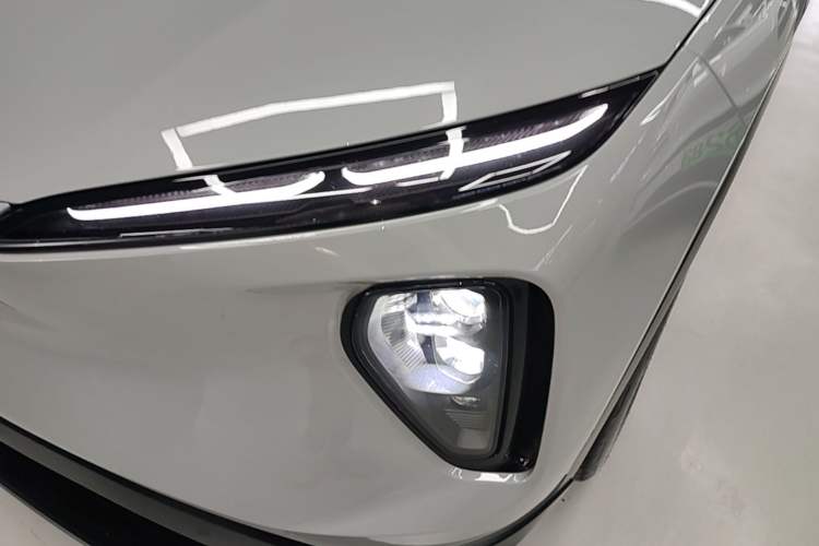 Used Nio ES6 2023 75 kWh Left Front Headlight