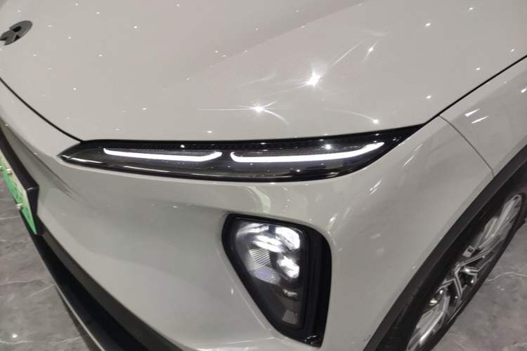 Used Nio ES6 2023 75 kWh Left Front Headlight