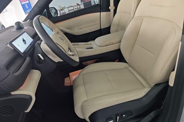 Used Nio ES6 2023 75 kWh Left Front Seat