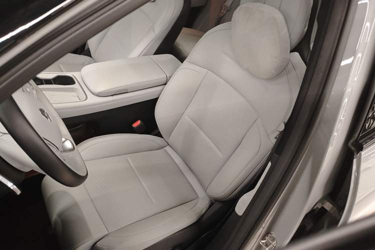 Used Nio ES6 2023 75 kWh Left Front Seat