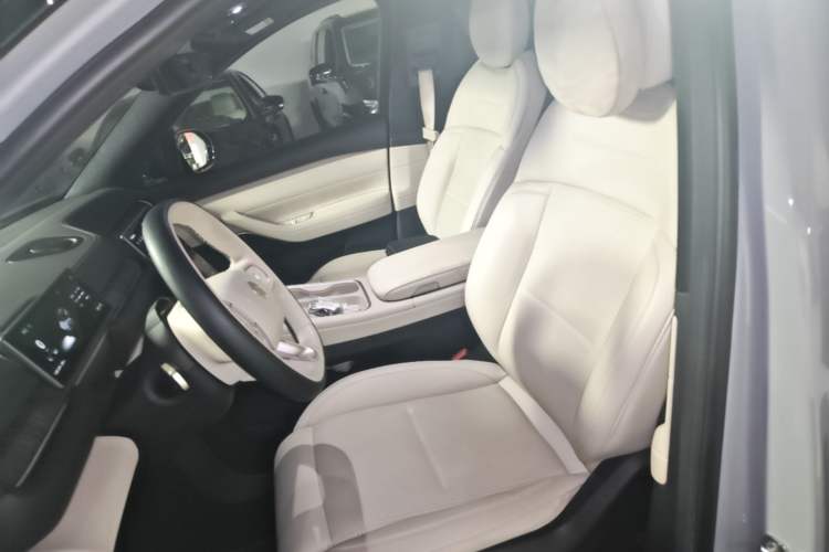Used Nio ES6 2023 75 kWh Left Front Seat
