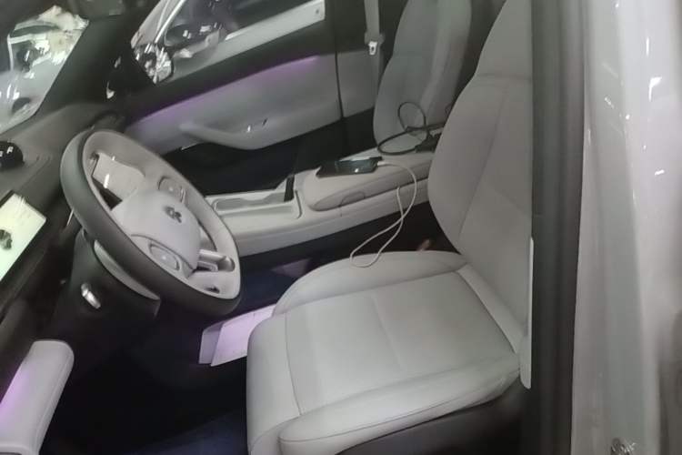 Used Nio ES6 2023 75 kWh Left Front Seat