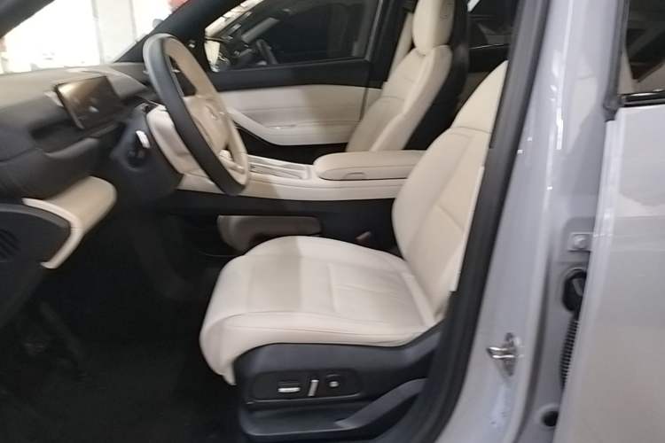 Used Nio ES6 2023 75 kWh Left Front Seat