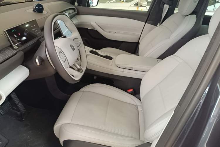 Used Nio ES6 2023 75 kWh Left Front Seat