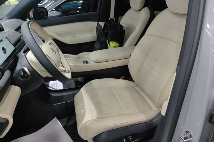 Used Nio ES6 2023 75 kWh Left Front Seat