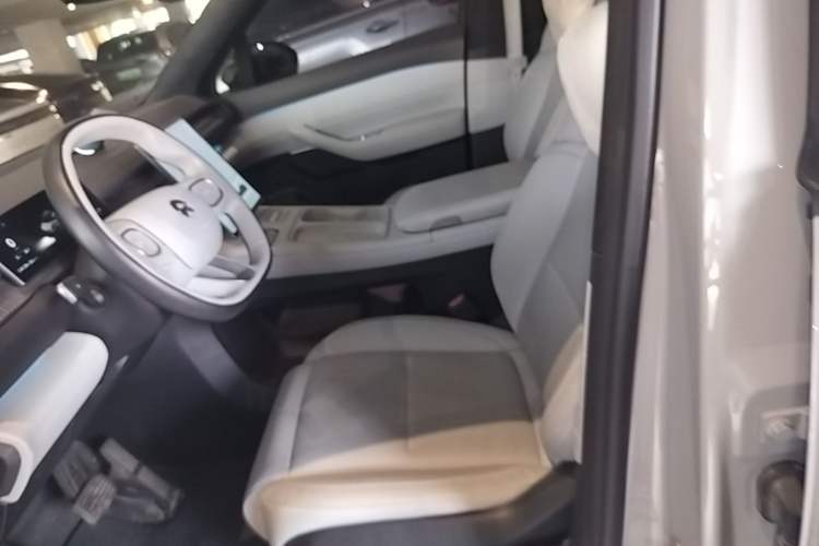Used Nio ES6 2023 75 kWh Left Front Seat