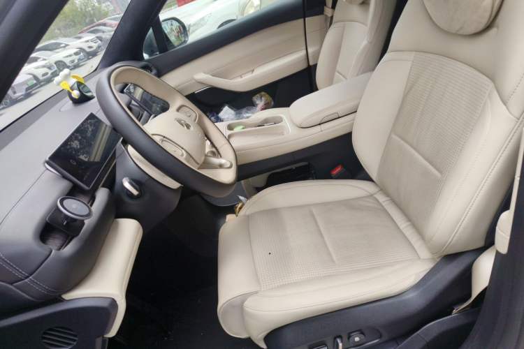 Used Nio ES6 2023 75 kWh Left Front Seat