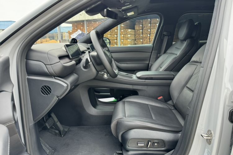 Used Nio ES6 2023 75 kWh Left Front Seat