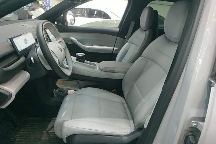 Used Nio ES6 2023 75 kWh Left Front Seat