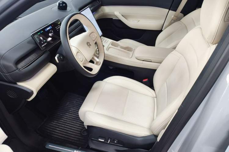 Used Nio ES6 2023 75 kWh Left Front Seat