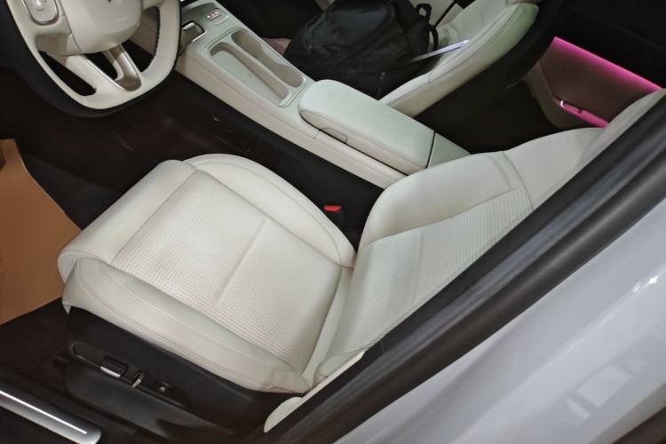 Used Nio ES6 2023 75 kWh Left Front Seat