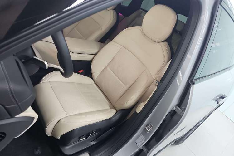 Used Nio ES6 2023 75 kWh Left Front Seat
