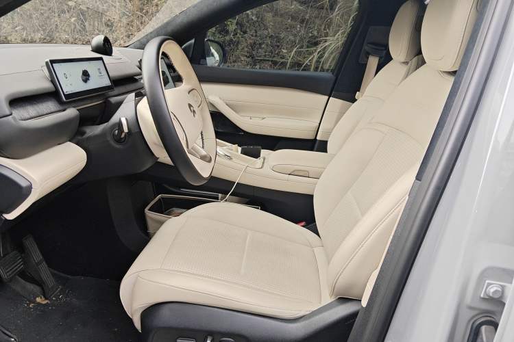 Used Nio ES6 2023 75 kWh Left Front Seat