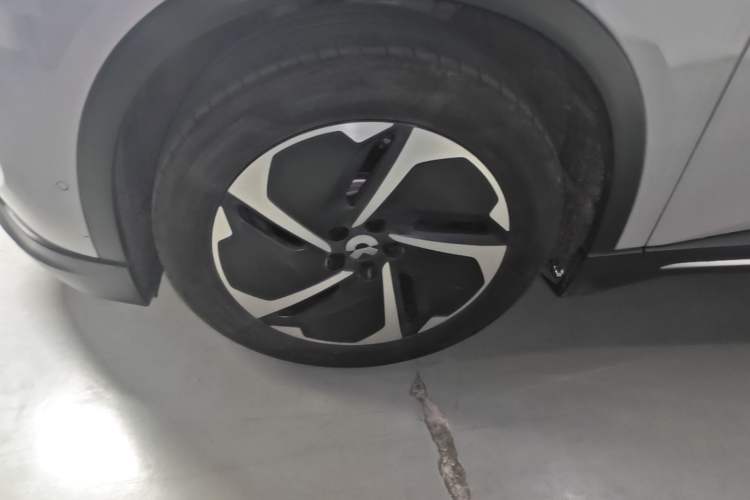 Used Nio ES6 2023 75 kWh Left Front Wheel Hub