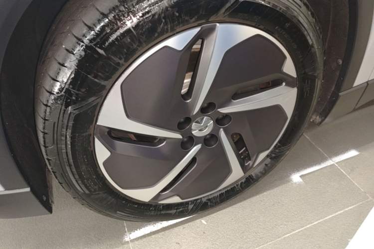 Used Nio ES6 2023 75 kWh Left Front Wheel Hub