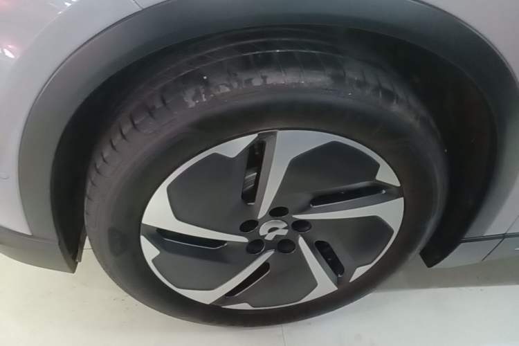 Used Nio ES6 2023 75 kWh Left Front Wheel Hub