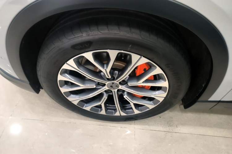 Used Nio ES6 2023 75 kWh Left Front Wheel Hub