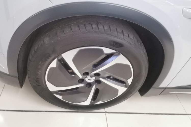 Used Nio ES6 2023 75 kWh Left Front Wheel Hub