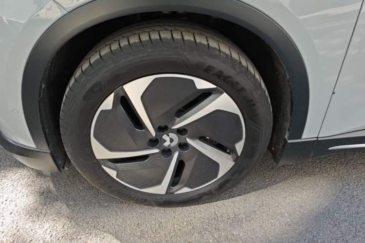 Used Nio ES6 2023 75 kWh Left Front Wheel Hub