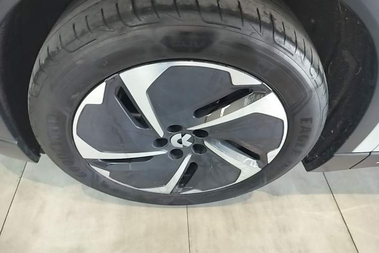 Used Nio ES6 2023 75 kWh Left Front Wheel Hub