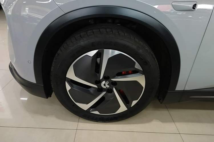 Used Nio ES6 2023 75 kWh Left Front Wheel Hub