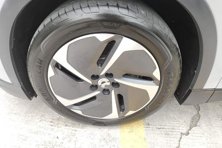 Used Nio ES6 2023 75 kWh Left Front Wheel Hub