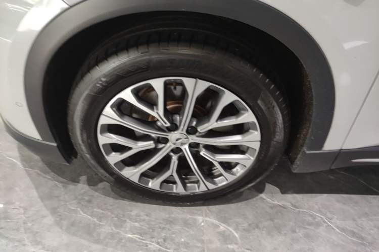 Used Nio ES6 2023 75 kWh Left Front Wheel Hub