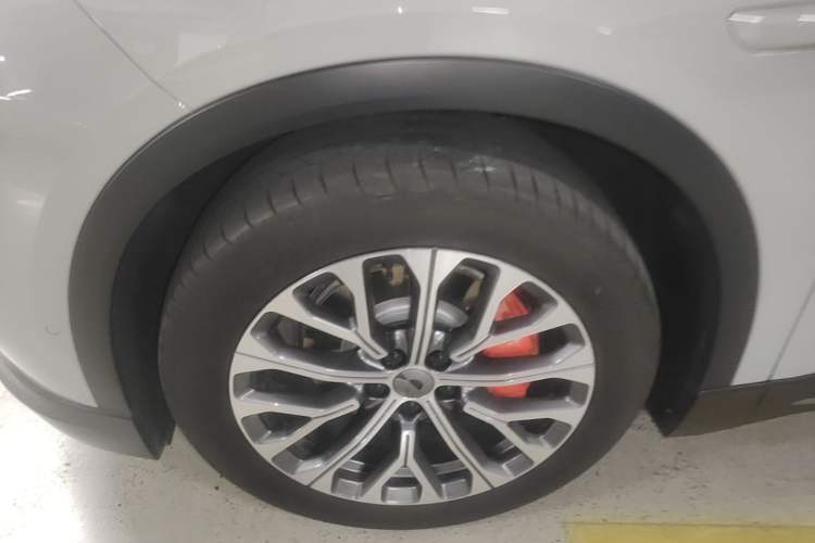 Used Nio ES6 2023 75 kWh Left Front Wheel Hub