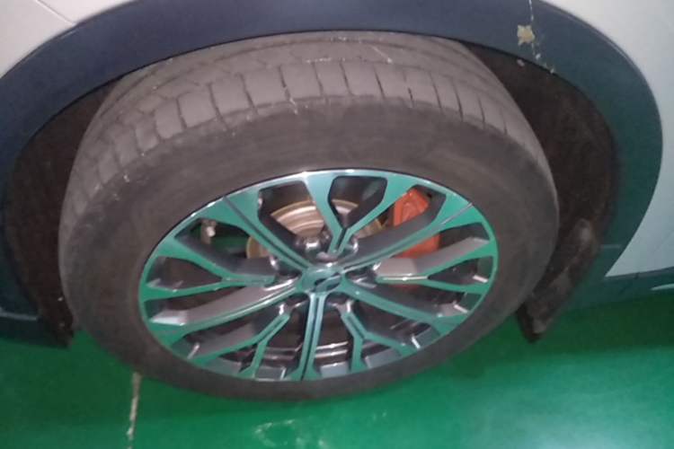 Used Nio ES6 2023 75 kWh Left Front Wheel Hub