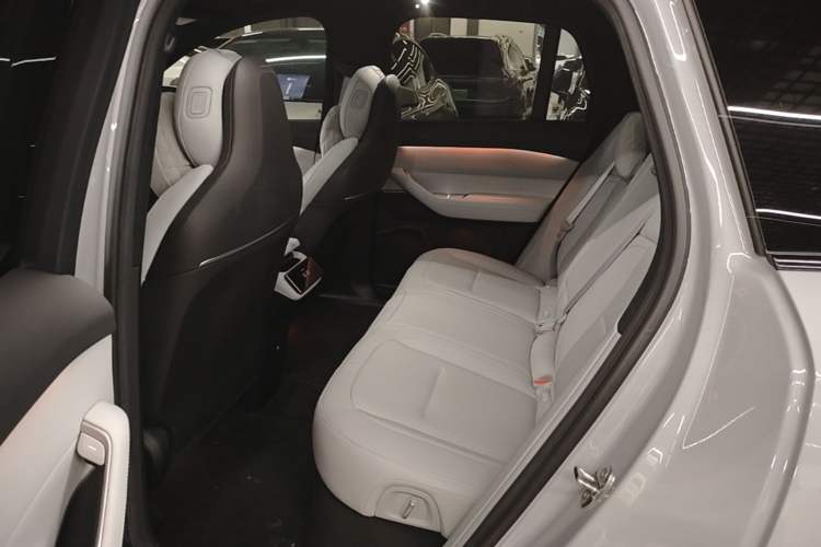 Used Nio ES6 2023 75 kWh Left Rear Seat