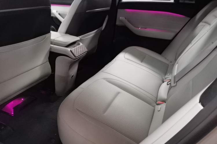 Used Nio ES6 2023 75 kWh Left Rear Seat