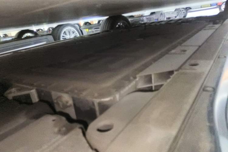 Used Nio ES6 2023 75 kWh Left Side Sill