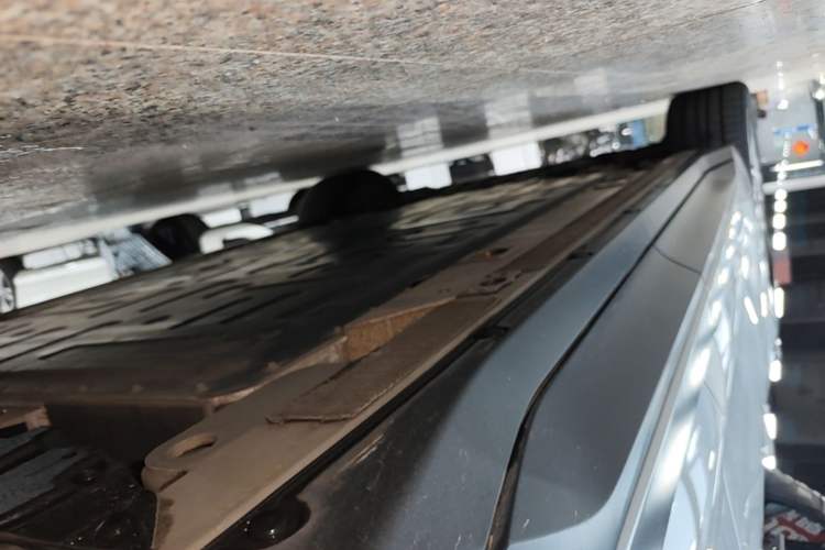 Used Nio ES6 2023 75 kWh Left Side Sill
