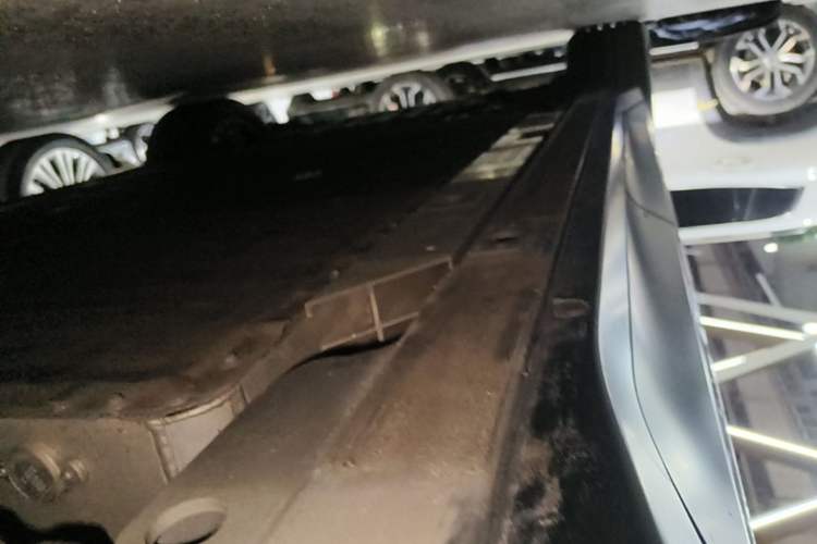 Used Nio ES6 2023 100kWh Left Side Sill