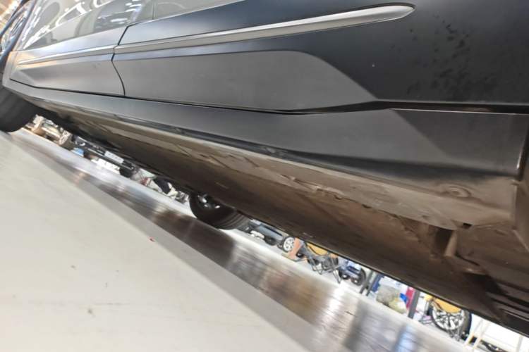 Used Nio ES6 2023 75 kWh Left Side Sill