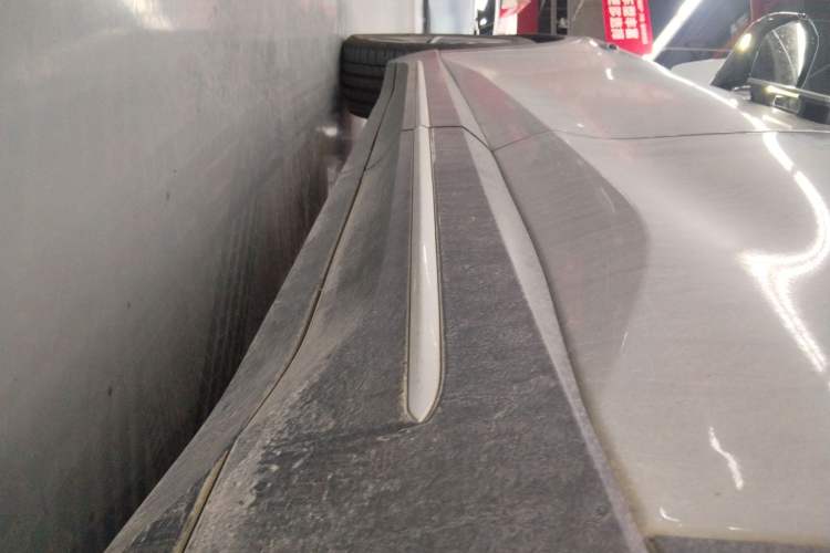 Used Nio ES6 2023 75 kWh Left Side Sill