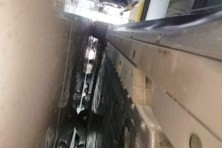 Used Nio ES6 2023 75 kWh Left Side Sill