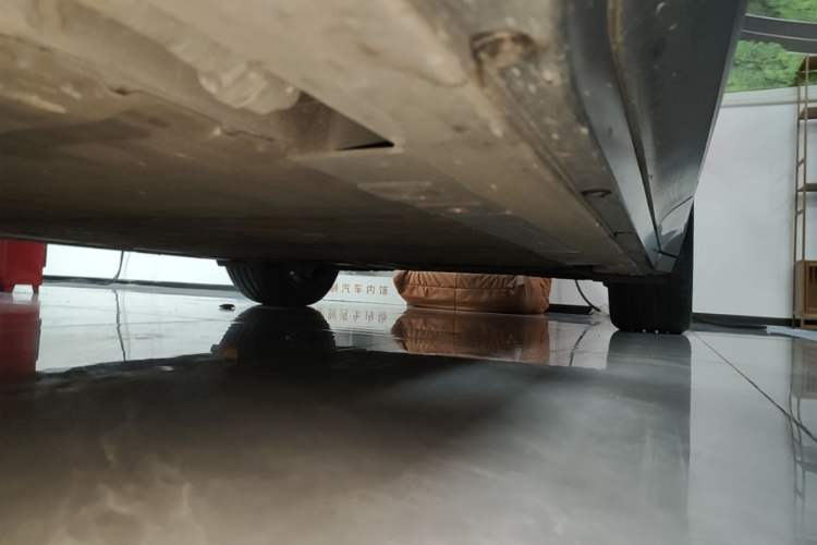 Used Nio ES6 2023 75 kWh Left Side Sill