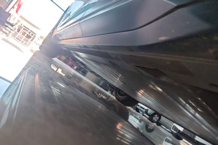 Used Nio ES6 2023 75 kWh Left Side Sill
